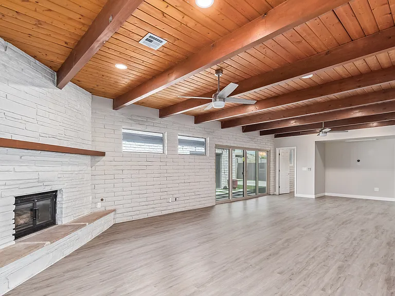 2136 W Village Dr — Photo 12