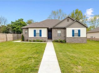 206 Walnut Grove Ave, Springdale, AR 72764