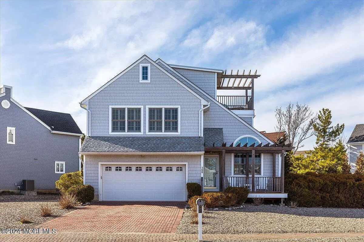 4 bed, 3.5 bath, 2207 sqft, $6,500 — Photo 2