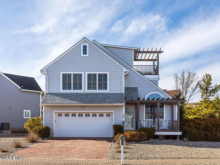 108 Glimmer Glass Cir — Photo 2