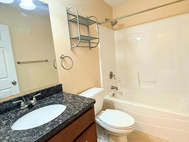 4334 NW 53rd Ter — Photo 8