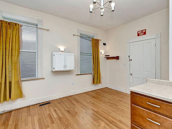 5th image of 241 Klotter Ave