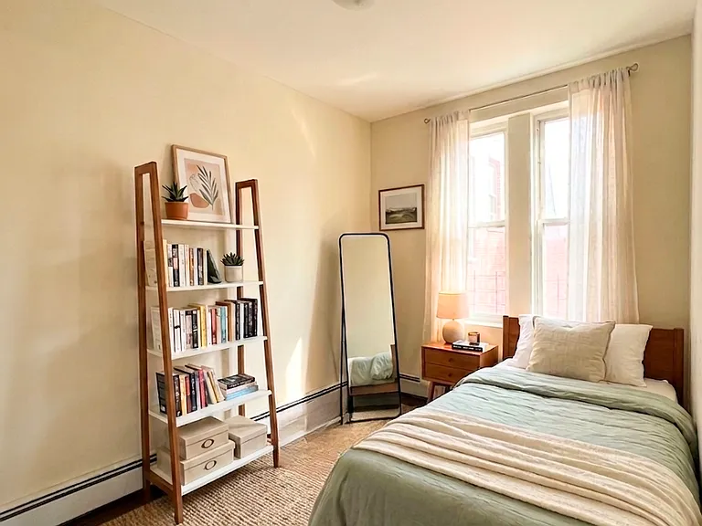363 Amboy St #1F — Photo 4