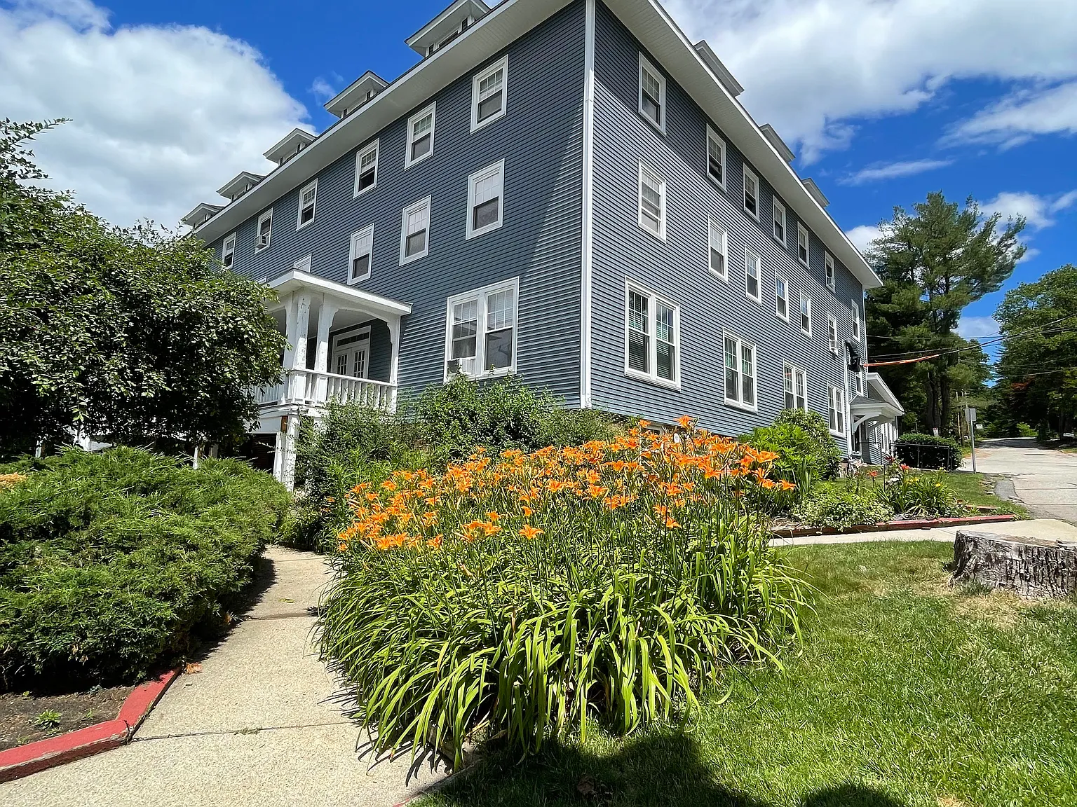135 Main Street — Photo 1