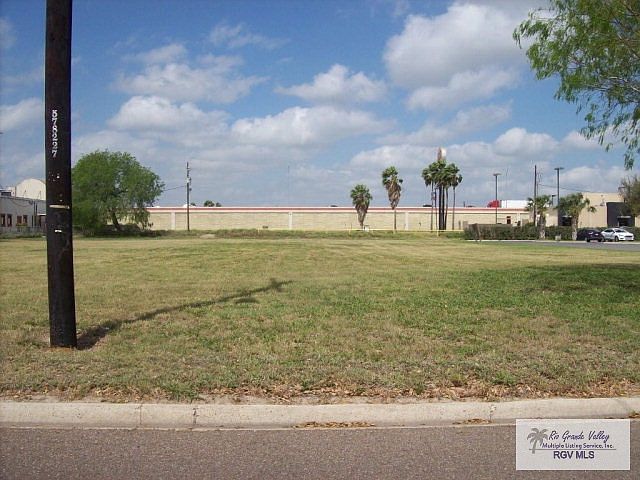 1st image of 810 North Blvd