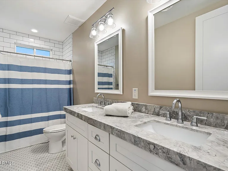 3810 E Devonshire Ave — Photo 18