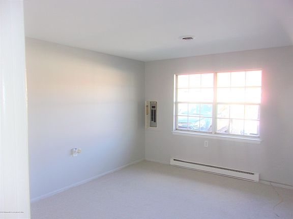 3rd image of 46B Edinburgh Ln