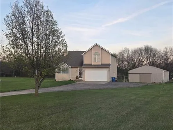 30109 E 222nd Ct, Pleasant Hill, MO 64080