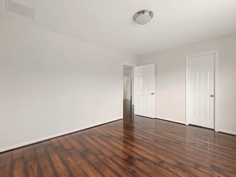 21426 Venture Park Dr — Photo 34