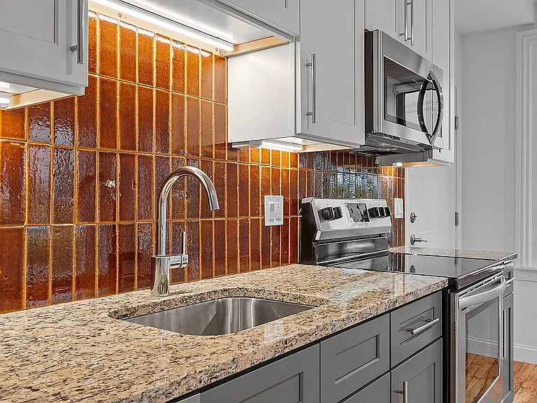 205 Summer St #5 — Photo 8
