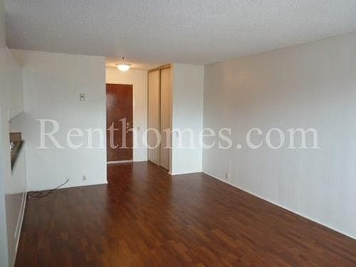 4th image of 1225 Pacific Beach Dr Unit 3D
