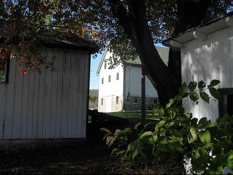 Arnold Ln — Photo 15