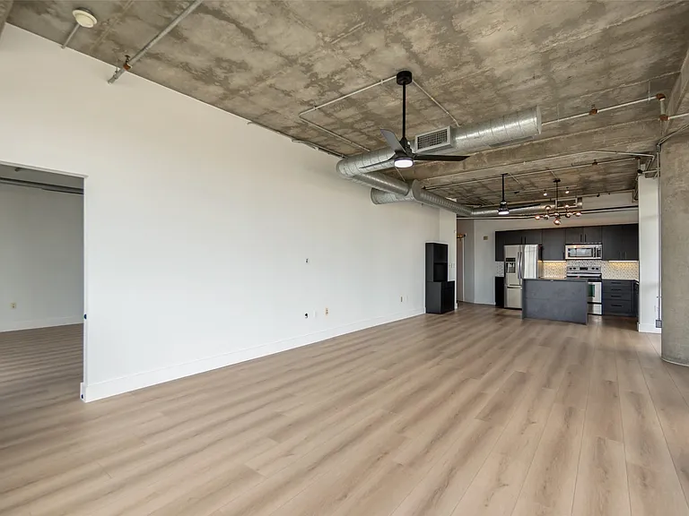 1001 Belleview St #408 — Photo 7