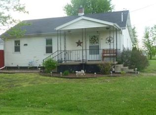 801 Elm St, Pana, IL 62557