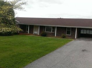1715 Oakwood St, Bedford, VA 24523