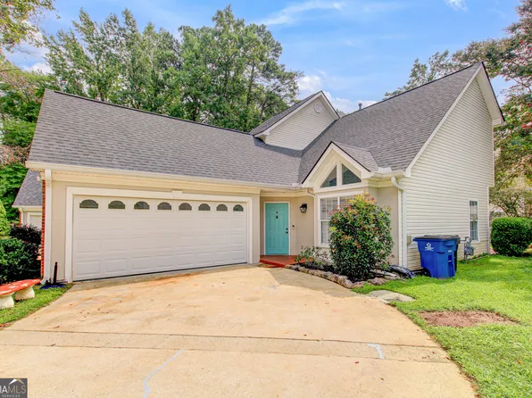 513 N Fairfield Dr, Peachtree City, GA 30269