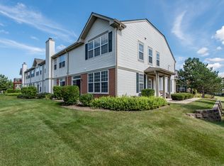 1302 W Oriole Ct, Round Lake, IL 60073