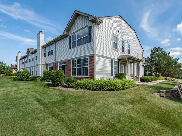 1302 W Oriole Ct, Round Lake, IL 60073