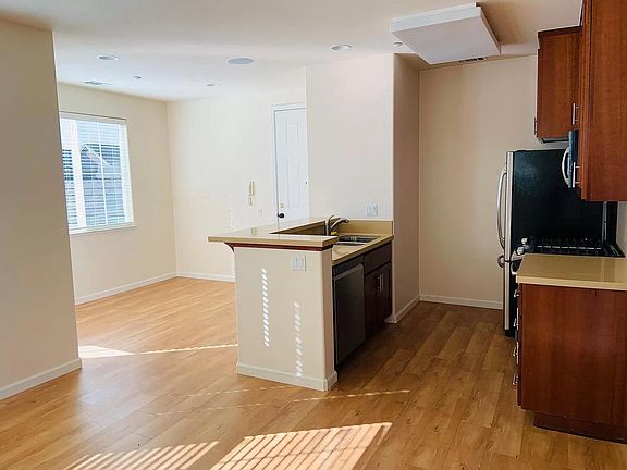 3rd image of 30657 Union City Blvd
