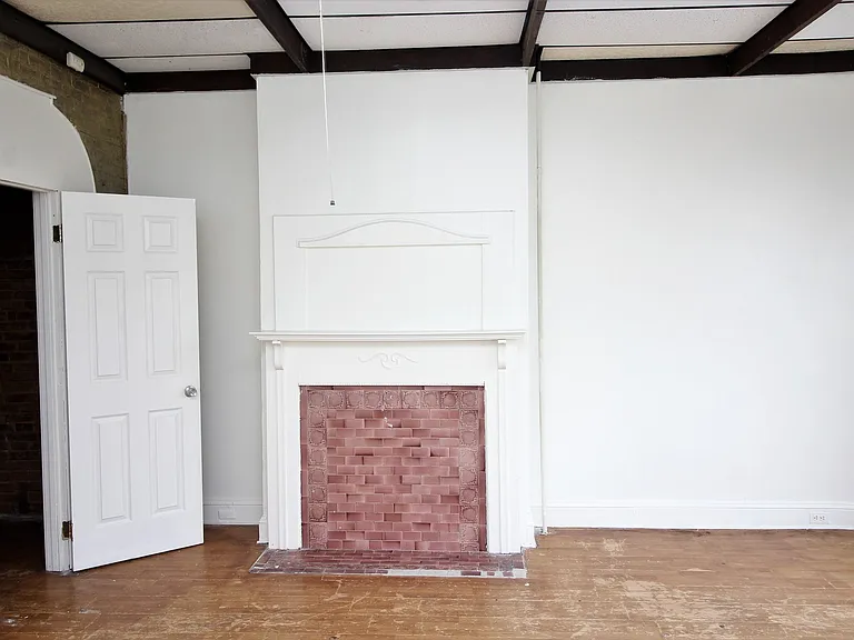 2829 Saint Paul St — Photo 10