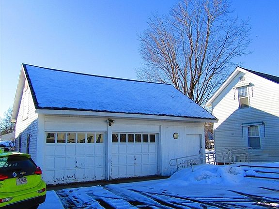 5th image of 71 Chestnut St