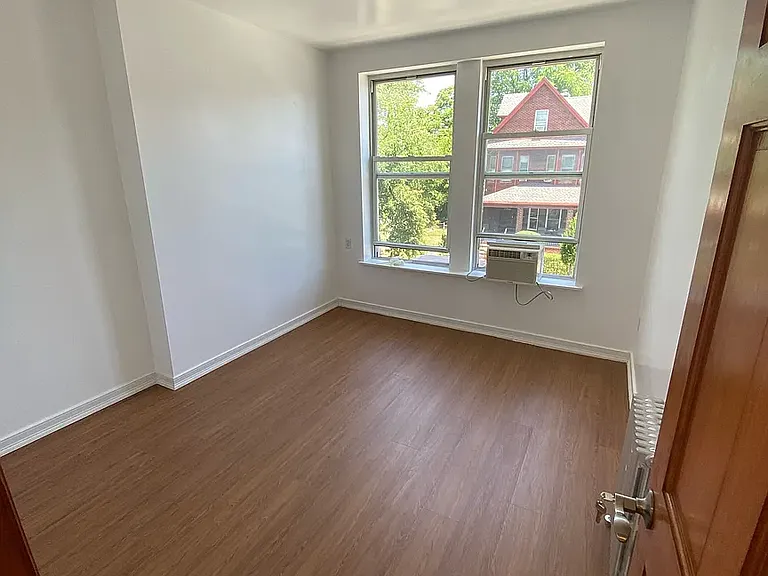506 E 3rd St #2A — Photo 6
