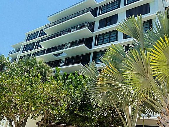 5th image of 10101 E Bay Harbor Dr APT 606