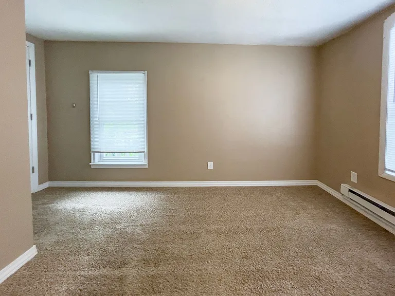 1512 N Woodridge Ave — Photo 29