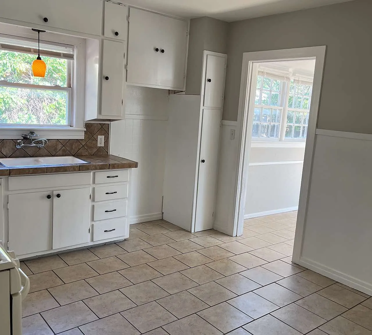 2 bed, 1.0 bath, 928 sqft, $999 — Photo 3