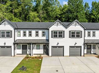 917 Winston Ct, Auburn, AL 36832