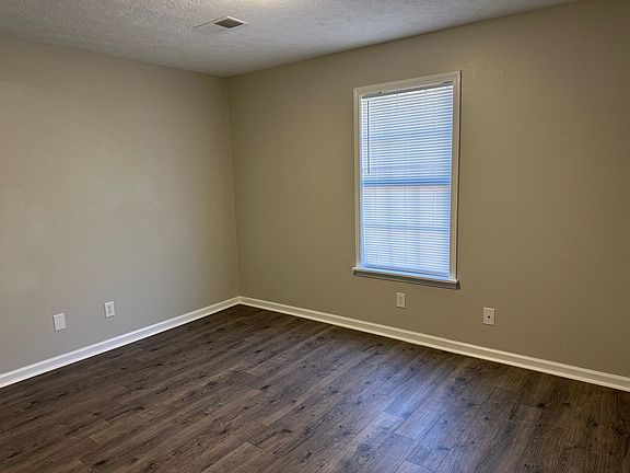 5th image of 252 Tinker Hill Cv APT C
