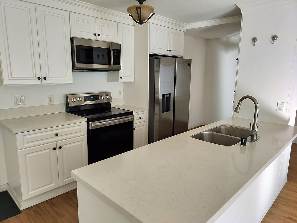 Remodeled open kitchen!