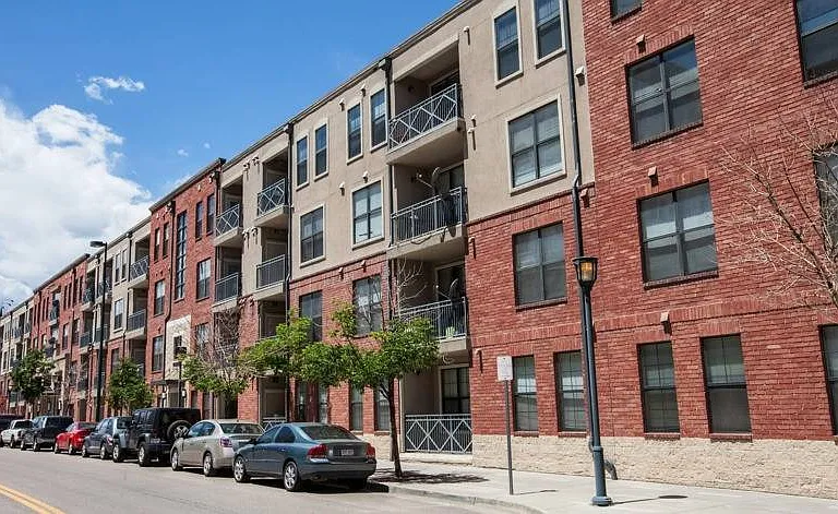 The Metro Apartments — Photo 9
