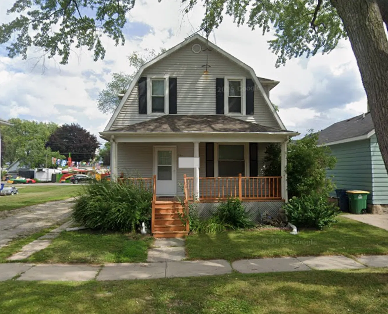 1335 S Chestnut Ave — Photo 1