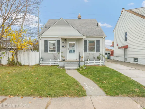 4810 Curtis St, Dearborn, MI 48126