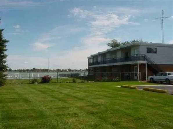 444 N Main St APT 210, Marine City, MI 48039