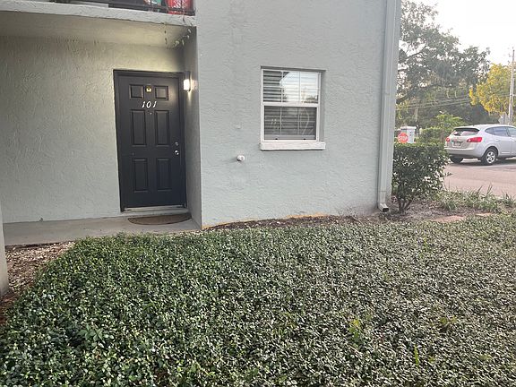 2nd image of 2812 Somerset Park Dr APT 101