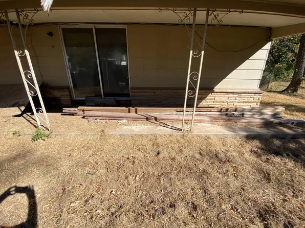 301 S Cherokee St, Locust Grove, OK 74352