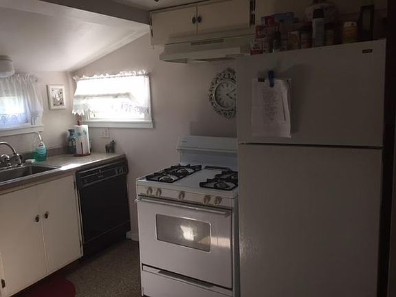 4th image of 11 Linden Ave Unit B