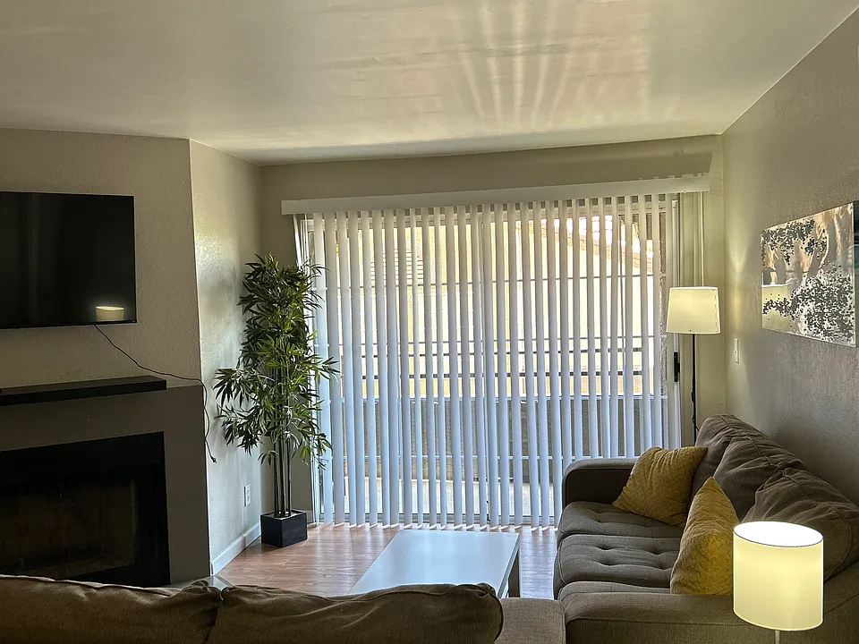 2200 Fort Apache Ave #2015