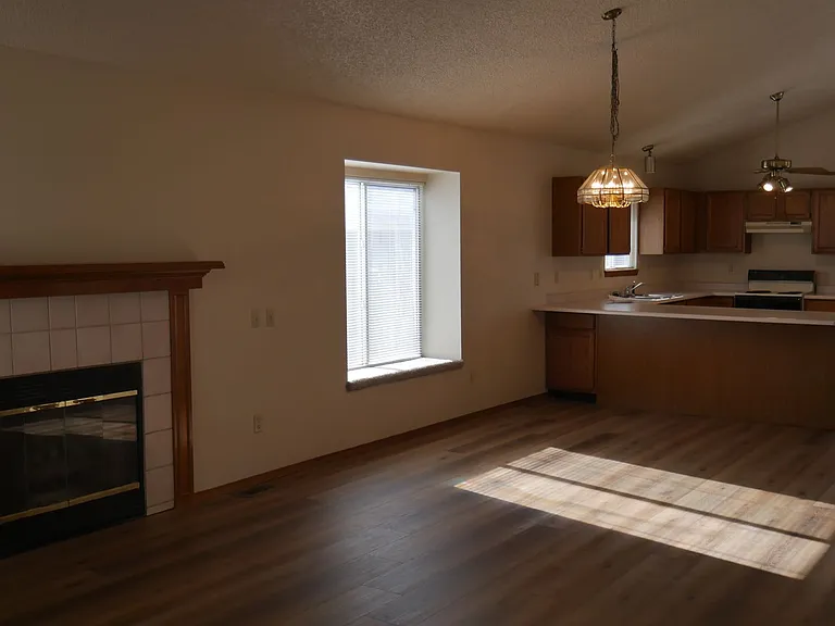 8226 Scarborough Dr — Photo 3