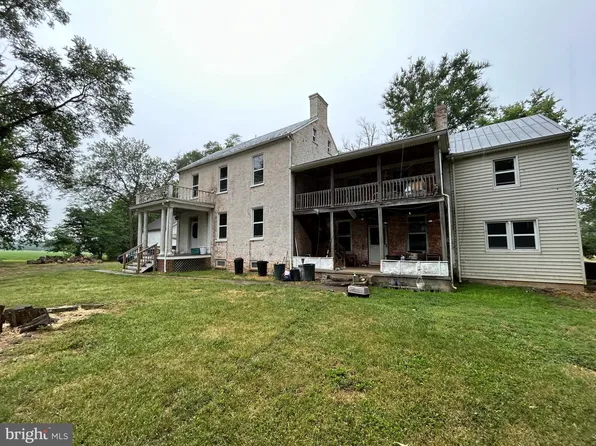 4007 Flowing Springs Rd, Shenandoah Junction, WV 25442