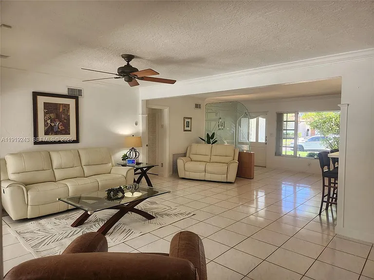 1229 Jefferson St — Photo 5