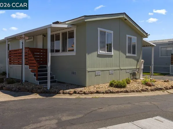 77 Donald Ln, Concord, CA 94518