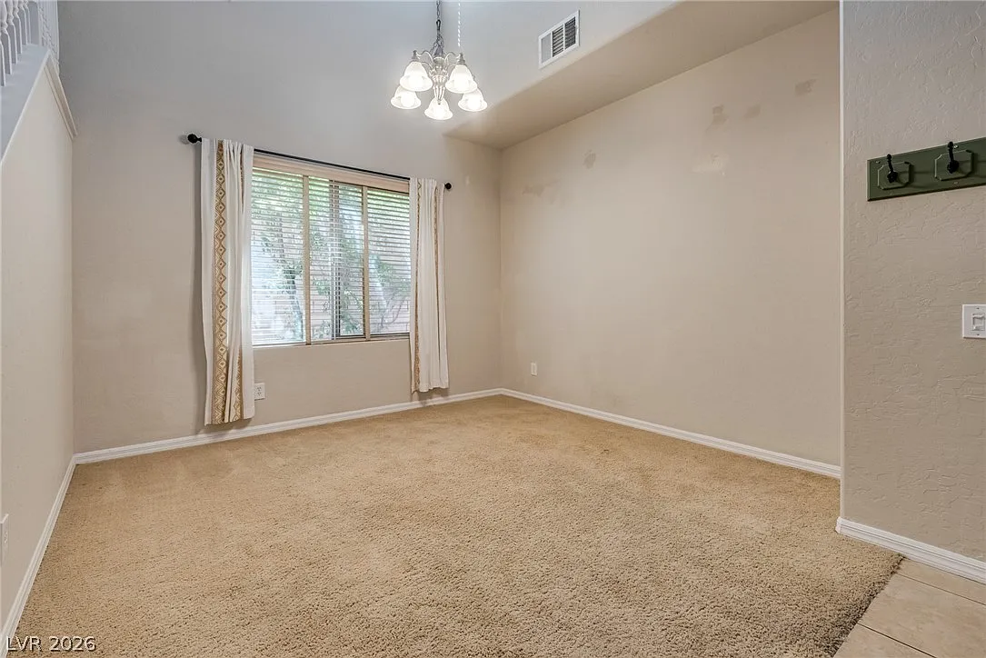 3 bed, 2.5 bath, 1901 sqft, $2,330 — Photo 3