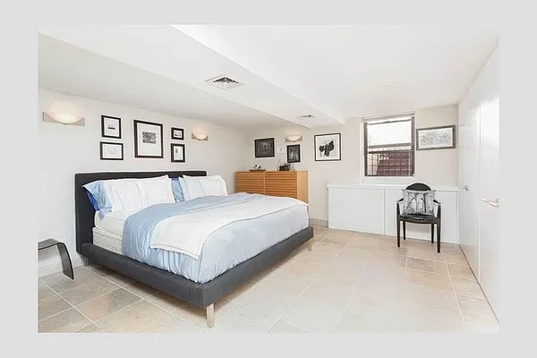 Sold by Stribling | media 17