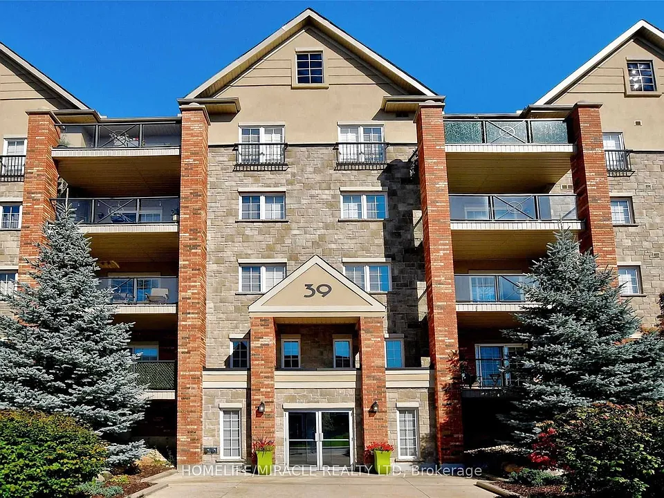 39 Ferndale Dr S #303