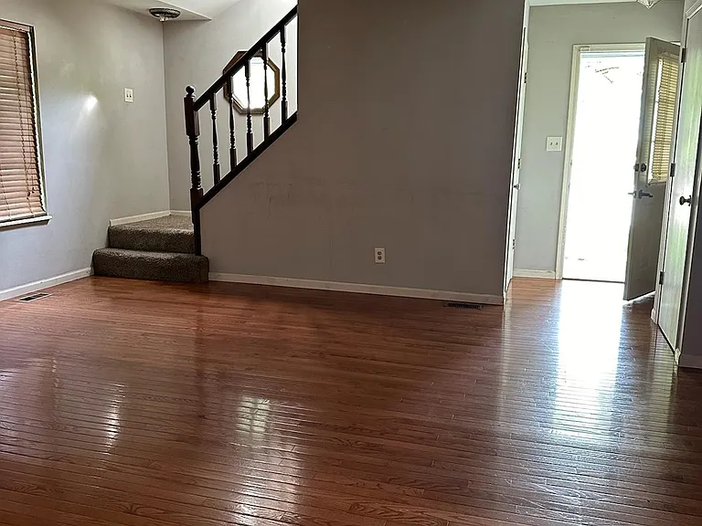 6 Whispering Rock Ct — Photo 2