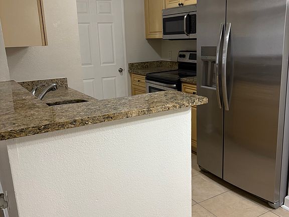 Frigidaire refrigerator, oven, microwave