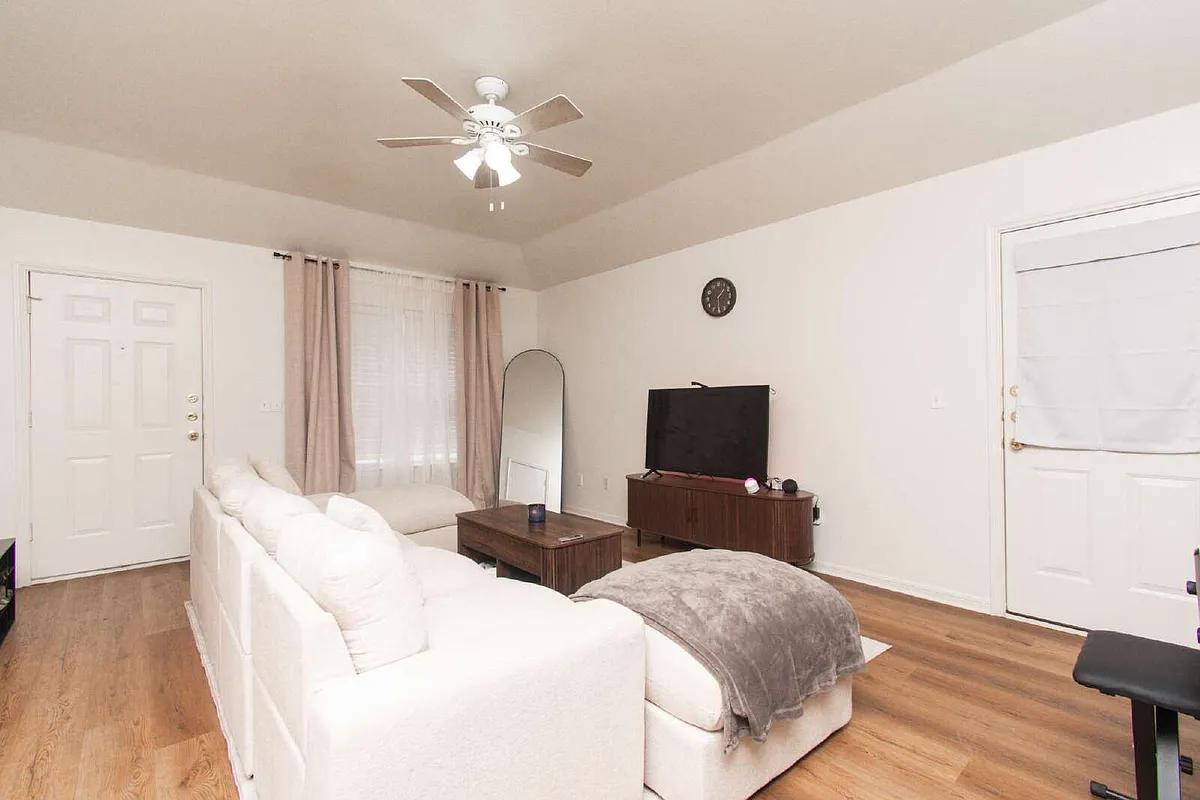 Building Photo - 1606 Yuma Trl #A